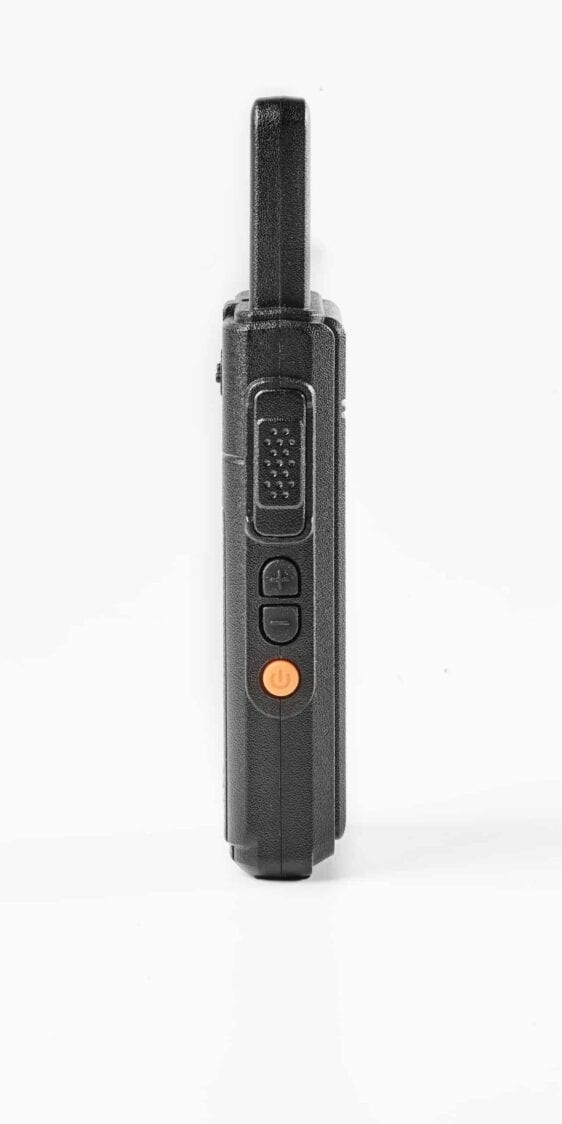 3020-Dynascan-2B-Walkie-PMR-446-tamano-compacto.jpg