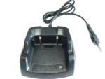 Cargador negro para dispositivos electrónicos
