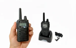 WALKIE-TALKIE KENWOOD PKT‑300 PMR446 COMPACTO 0.5 W ERP / 16 CANALES