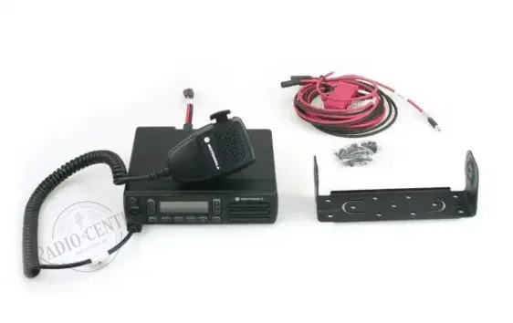 Motorola MOTOTRBO DM1400 Emisora Movil Digital Analogica VHF 136-174 MHz IP54
