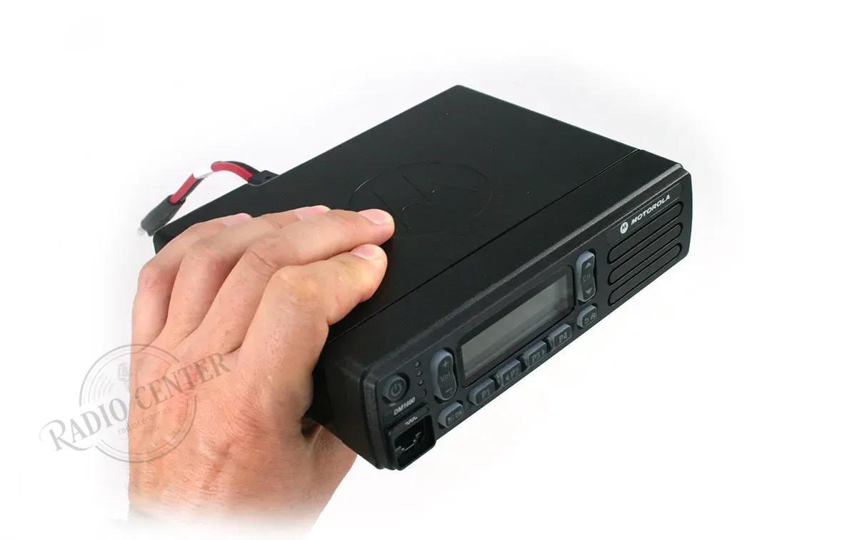 Motorola MOTOTRBO DM1400 Emisora Movil Digital Analogica VHF 136-174 MHz IP54