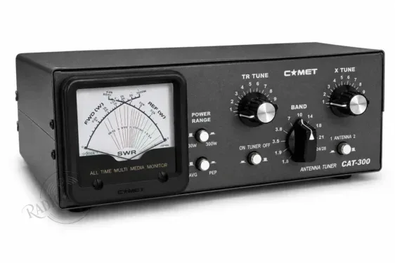 Comet CAT-300 | 1,8 – 56 MHz | 300 W PEP | Red T | Medidor Cruz Retroiluminado