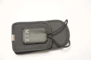 MY-389-3 - Funda negra con clip