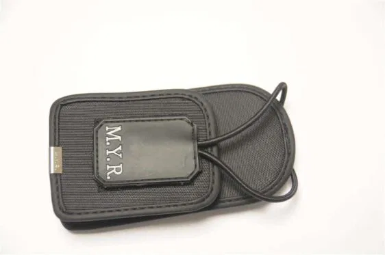 MY-389-3 - Funda negra con clip