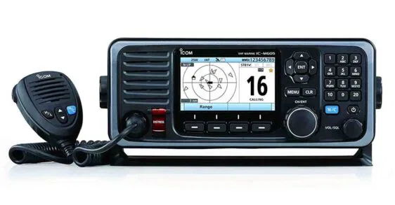 IC-M605 EURO ICOM VHF CON LSD CLASE D Y AIS