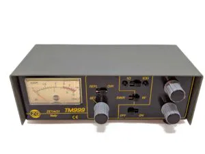 TM-999 ZETAGI Medidor de ROE con acoplador de antena