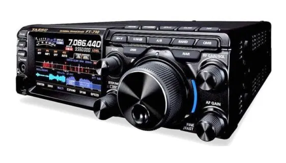 FT-710 YAESU HF TRANSCEIVER AESS 100W con ATU full SDR, pantalla táctil de 4.3