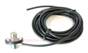 C4 BASE PL + 4 MT. CABLE RG-58U - Base y cable para soportes de maletero.