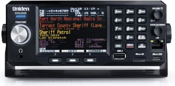 SDS200E Uniden Escáner digital base/móvil con DMR, NXDN y ProVoice activados