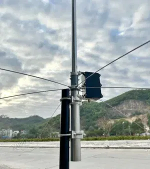 CHELEGANCE KC4 ANTENA VERTICAL HF 4 BANDAS 40-20-15-10M 1000W CON CONTRAPESOS